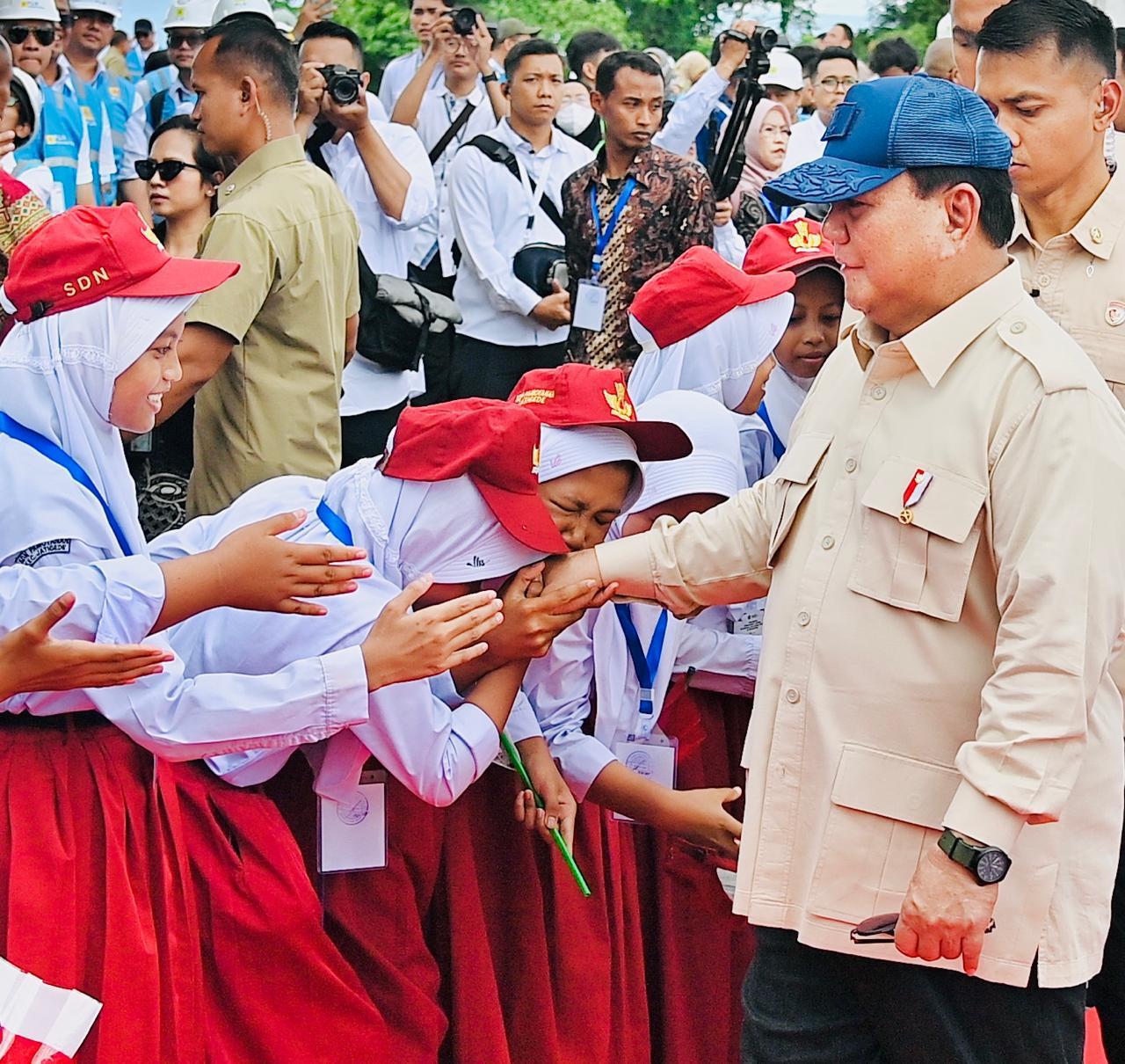 Akhir 2025 Semua Anak Baru Dapat Makan Bergizi Gratis